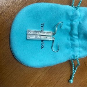 Tiffany dangling earring!! Good condition!